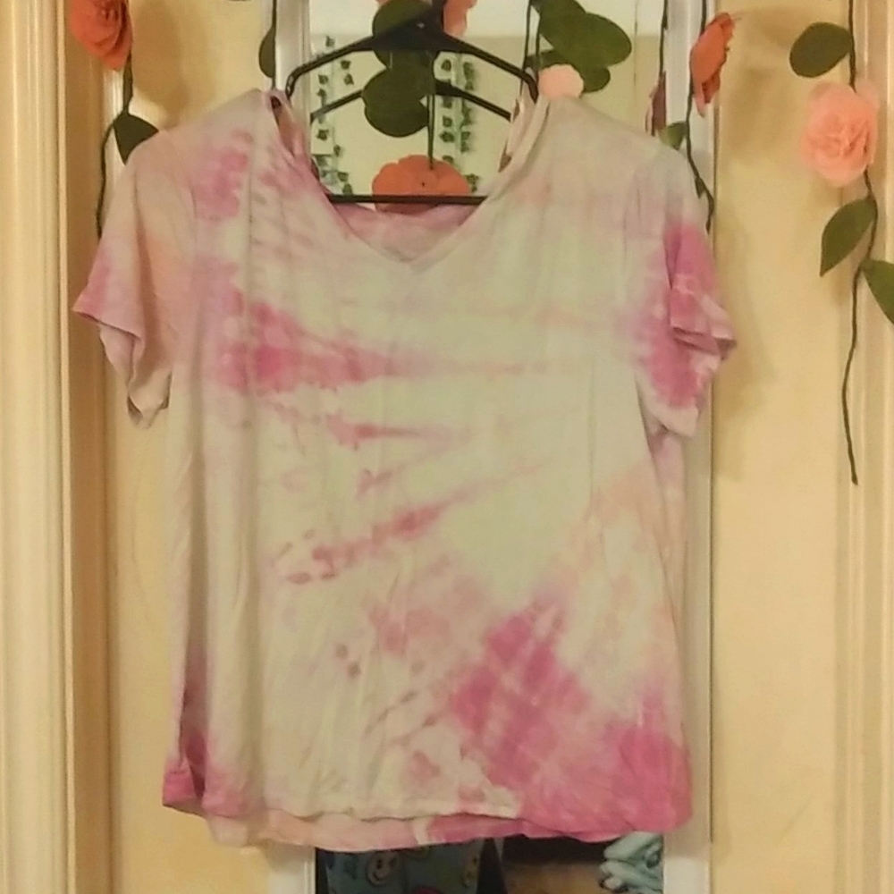 Tie dye cute loose flowy shirt